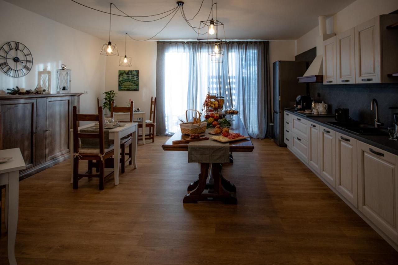 B&B Quattro Stagioni Charme And Wellness Besnate Экстерьер фото
