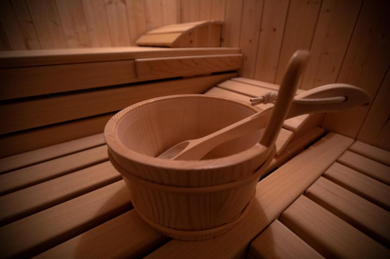 B&B Quattro Stagioni Charme And Wellness Besnate Экстерьер фото