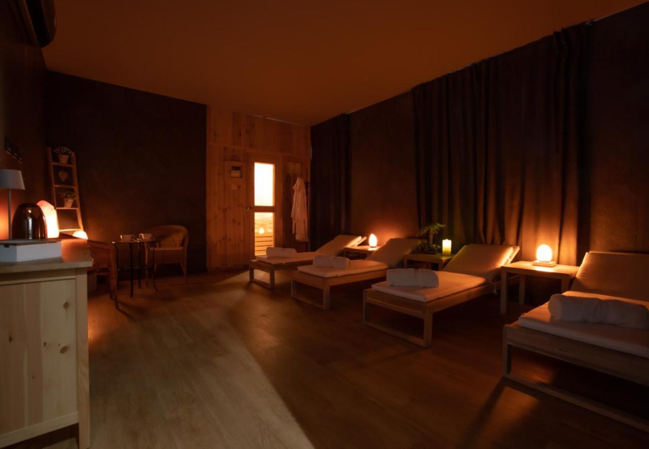 B&B Quattro Stagioni Charme And Wellness Besnate Экстерьер фото